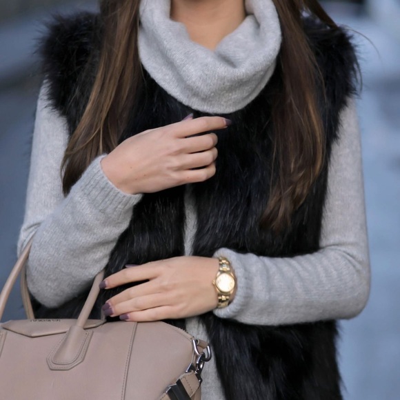 Wet Seal Jackets & Blazers - 🛍Faux fur Vest